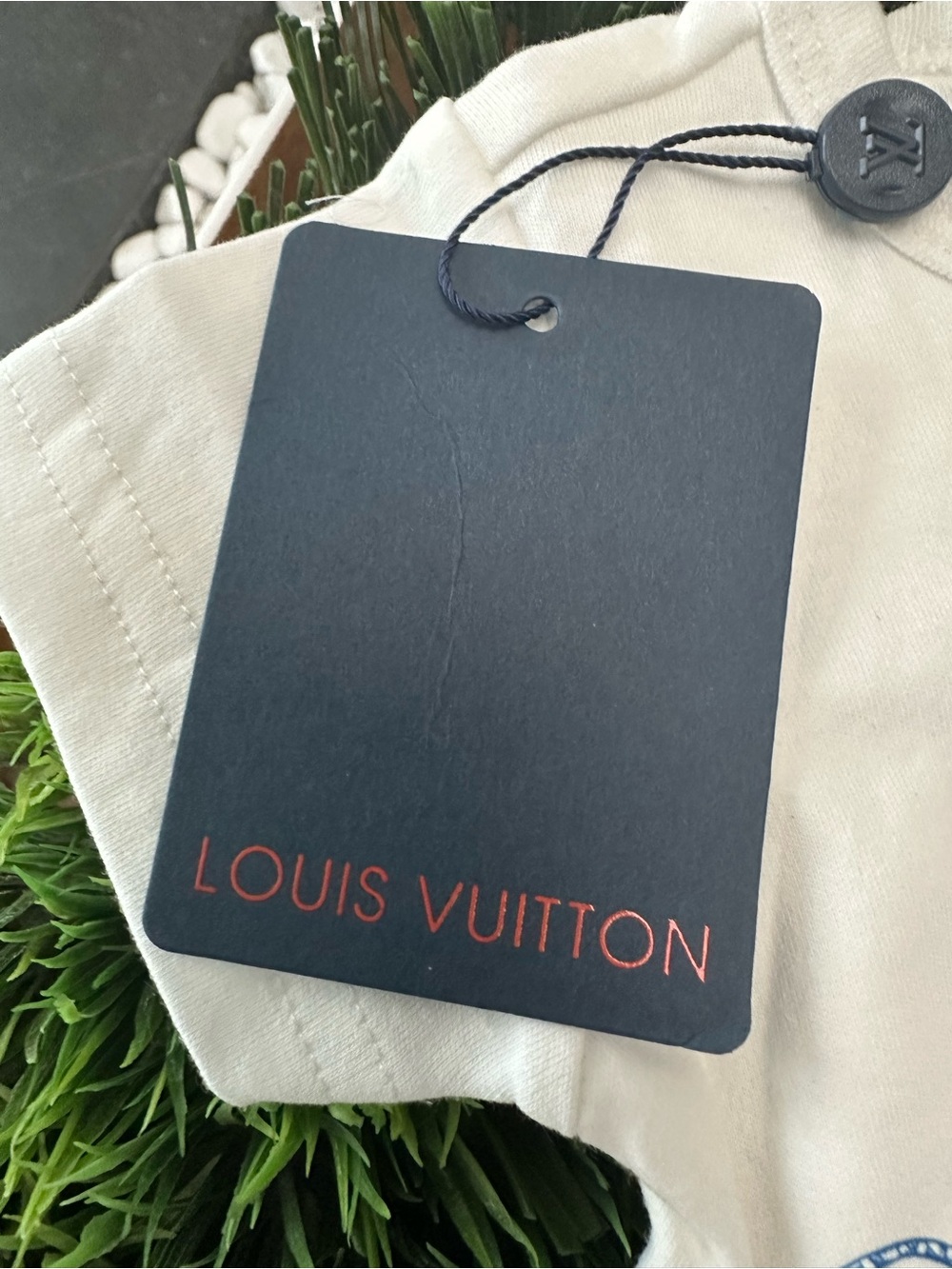 Louis Vuitton Baby White Cotton Romper Onesie with Blue Monogram size 0-3mths - Picture 4 of 6